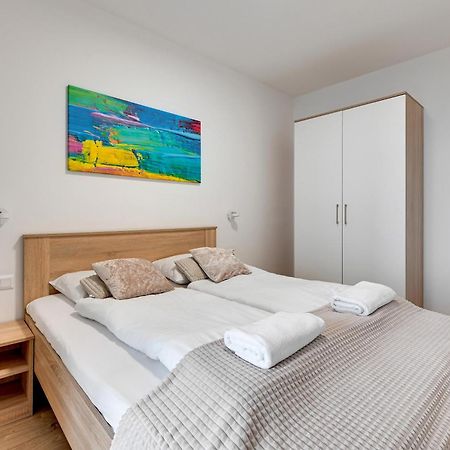 Apartament Nadmorskie Spektrum & Parking Gdansk Exterior photo